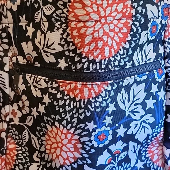 Like New Vera Bradley ReActive Family Tote Bag! Very Large! - Picture 2 of 7